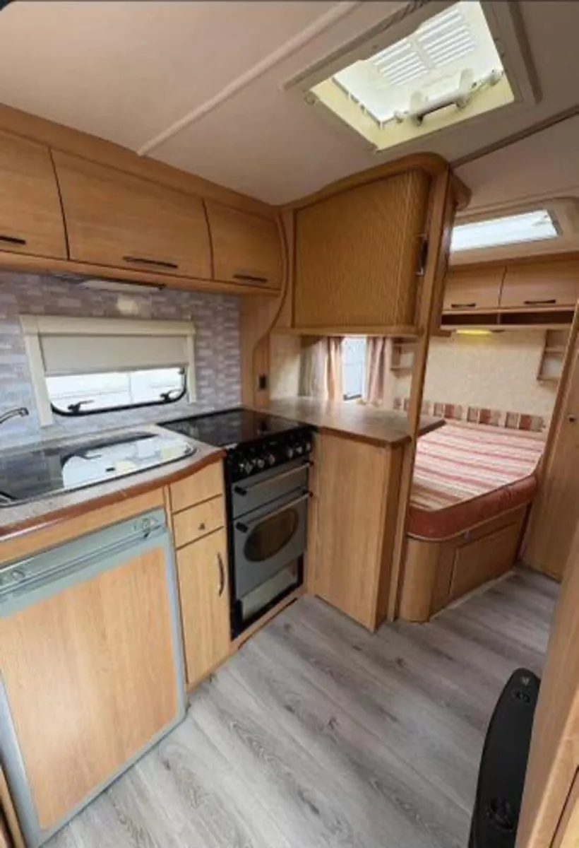 4 berth fixed caravan - Image 1