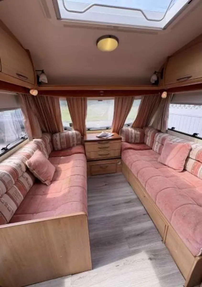 4 berth fixed caravan - Image 2