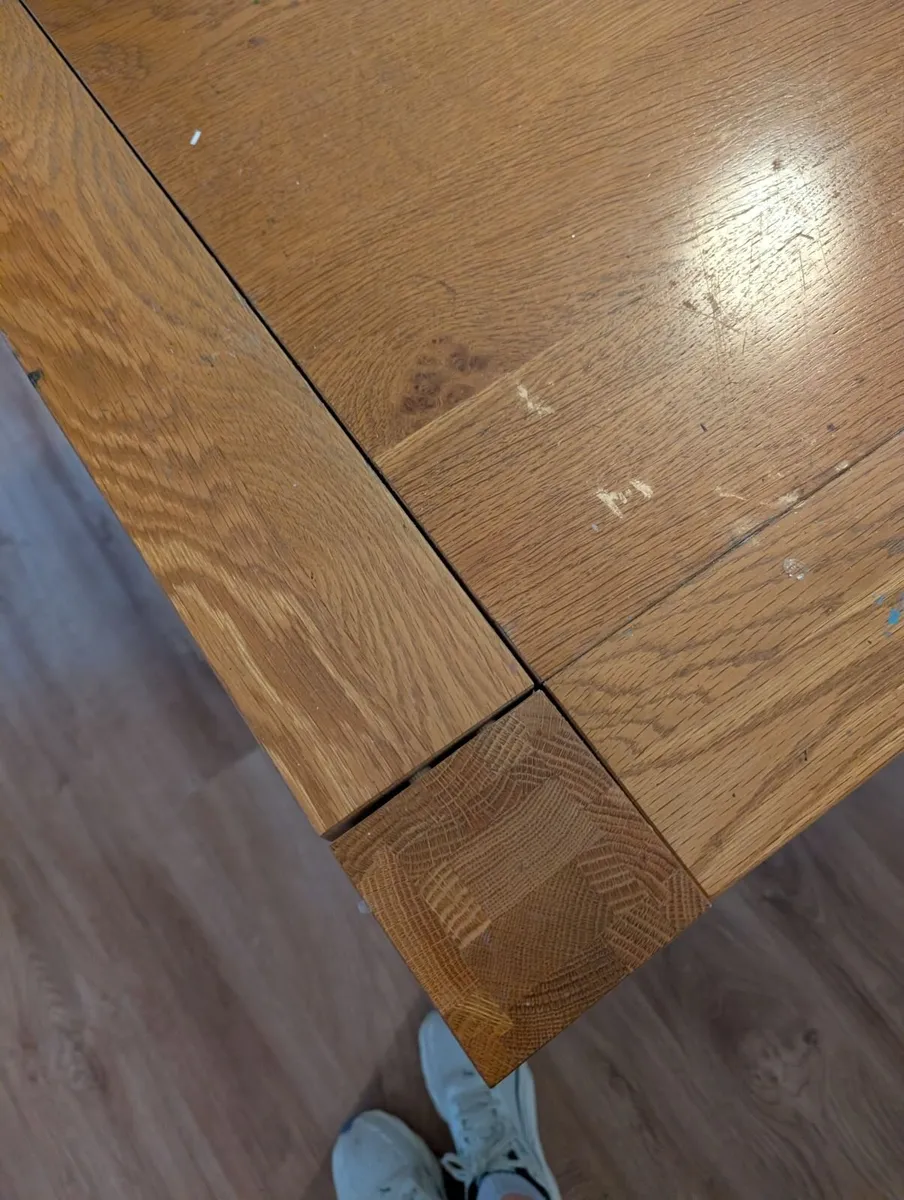 Solid Oak Kitchen table and 6 chairs - Image 2