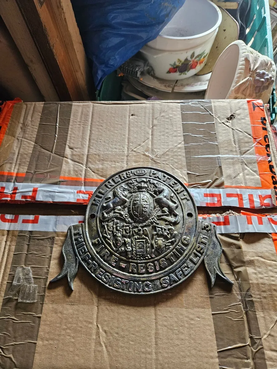 Vintage Milners Safe Plaque - Image 1