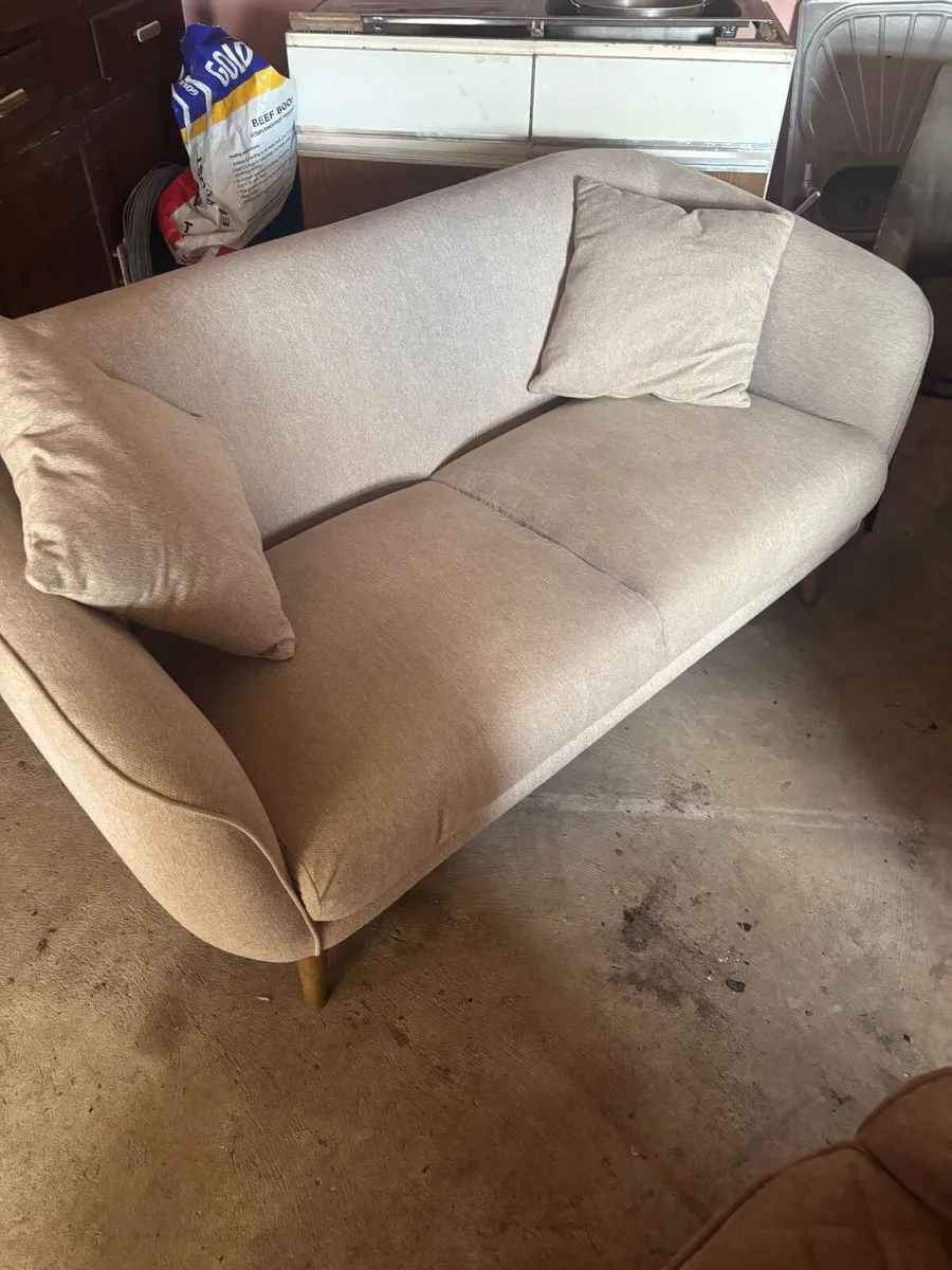 Couch - Image 3