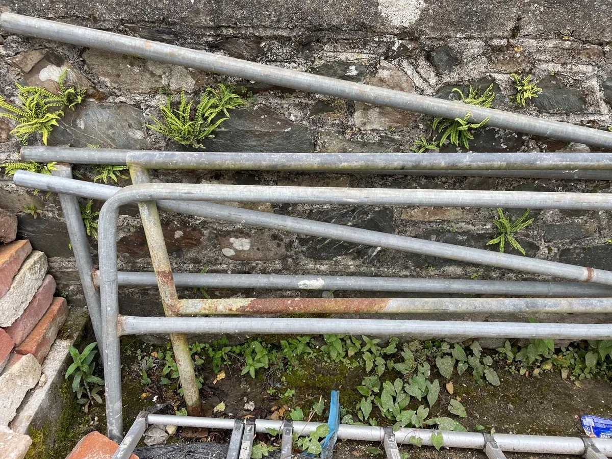 Tubular railing