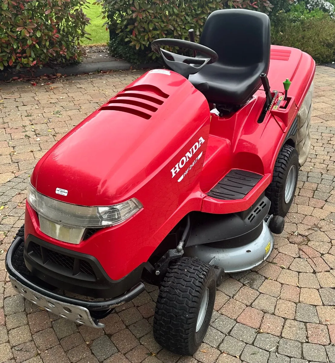 Honda Ride-On Lawnmower HF 2417 - Image 4