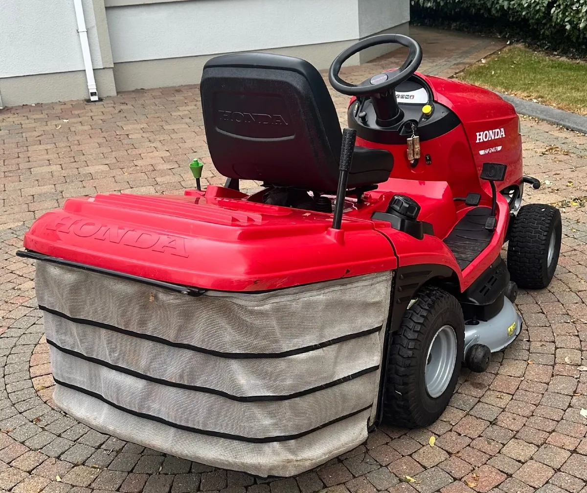 Honda Ride-On Lawnmower HF 2417 - Image 2