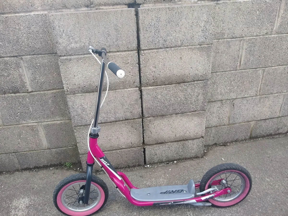 Kids scooter - Image 1