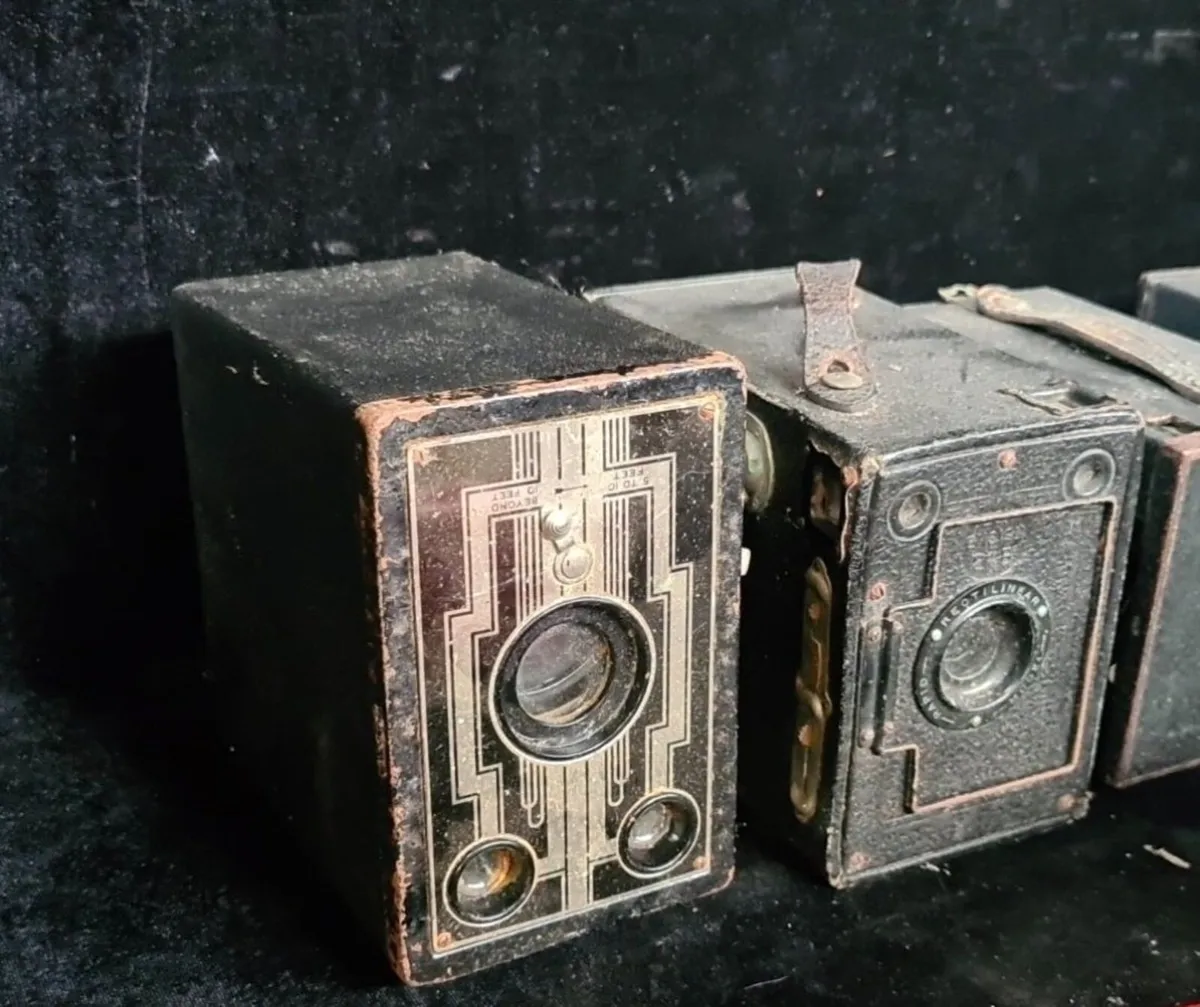 Selection Of Six Vintage Cameras - Image 2