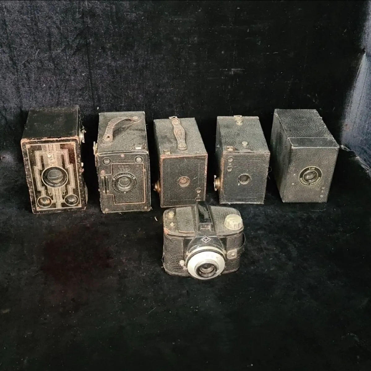 Selection Of Six Vintage Cameras - Image 3