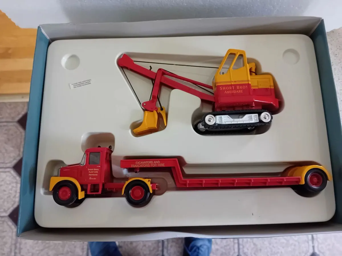 Corgi Scammell Low Loader & Digger - Image 2