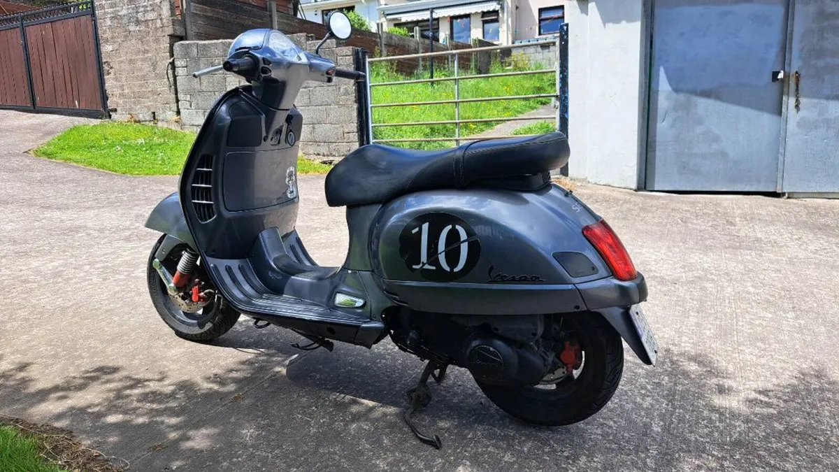 Vespa Gt125 Granturismo 2003 - Image 2