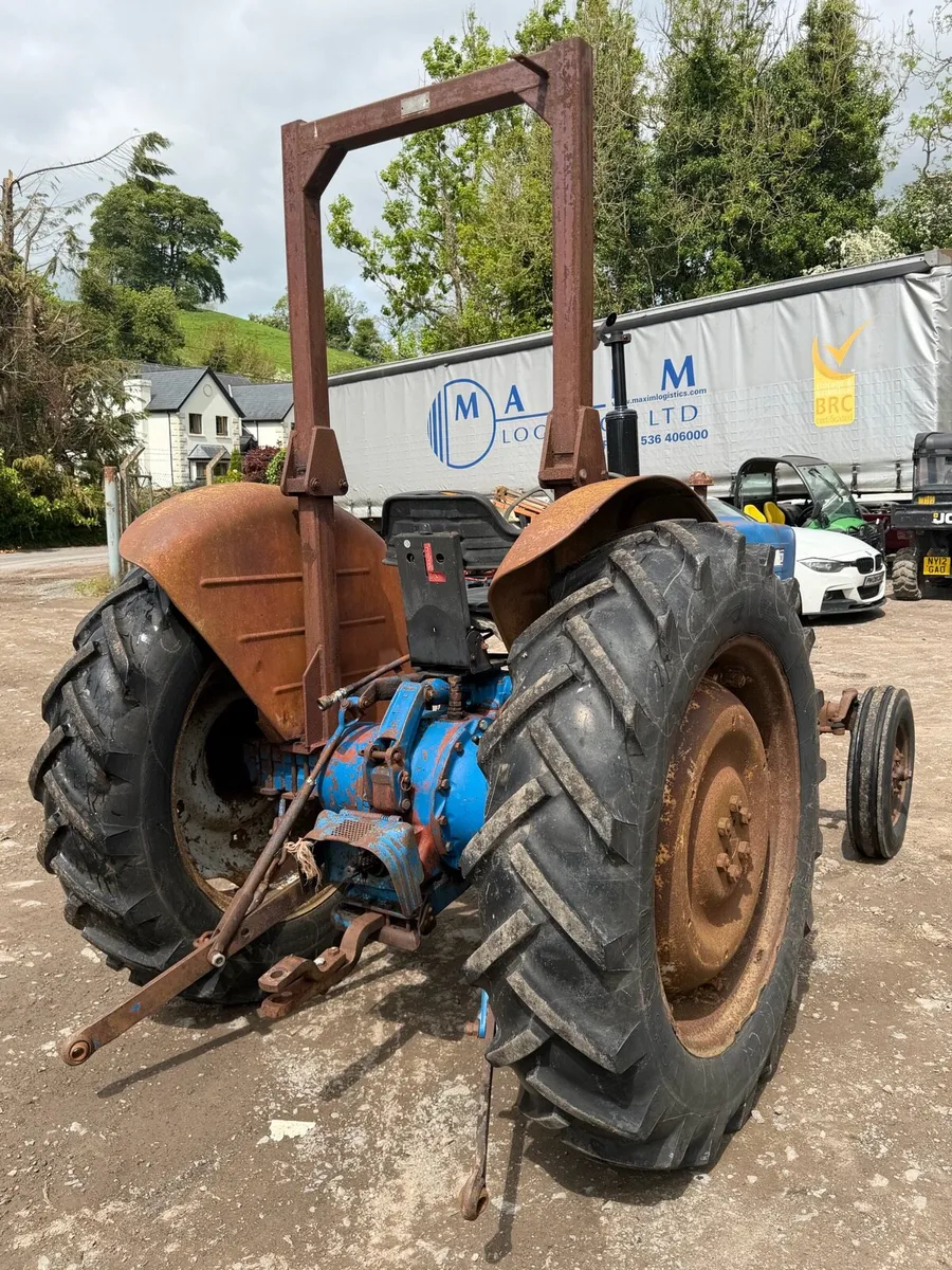 Ford 4000 & Ford 3000 Force - Image 3