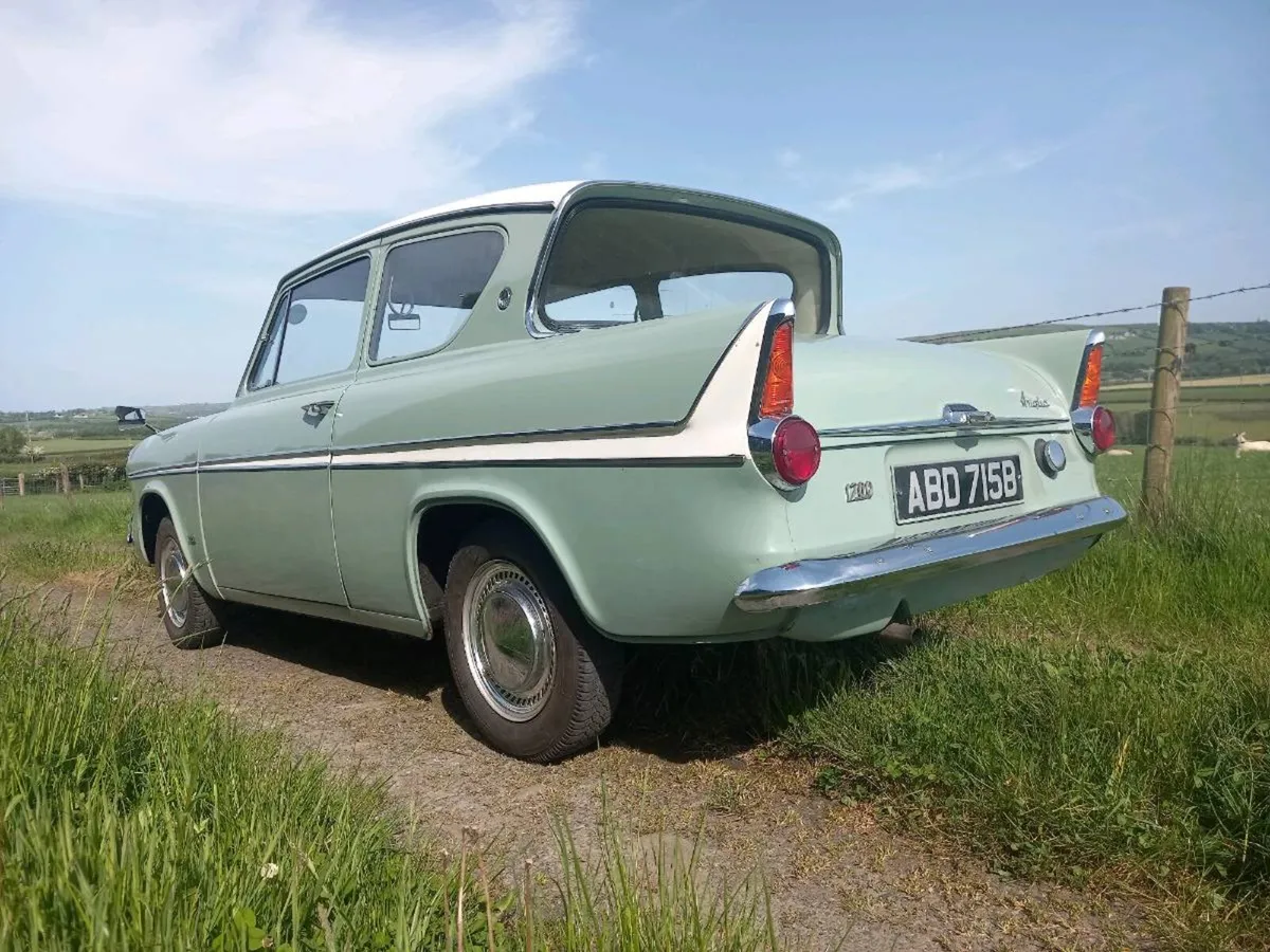 FORD ANGLIA 105E SUPER - Image 3