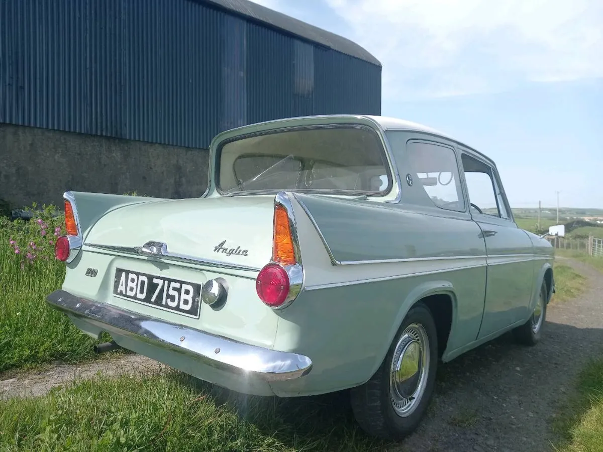 FORD ANGLIA 105E SUPER - Image 2