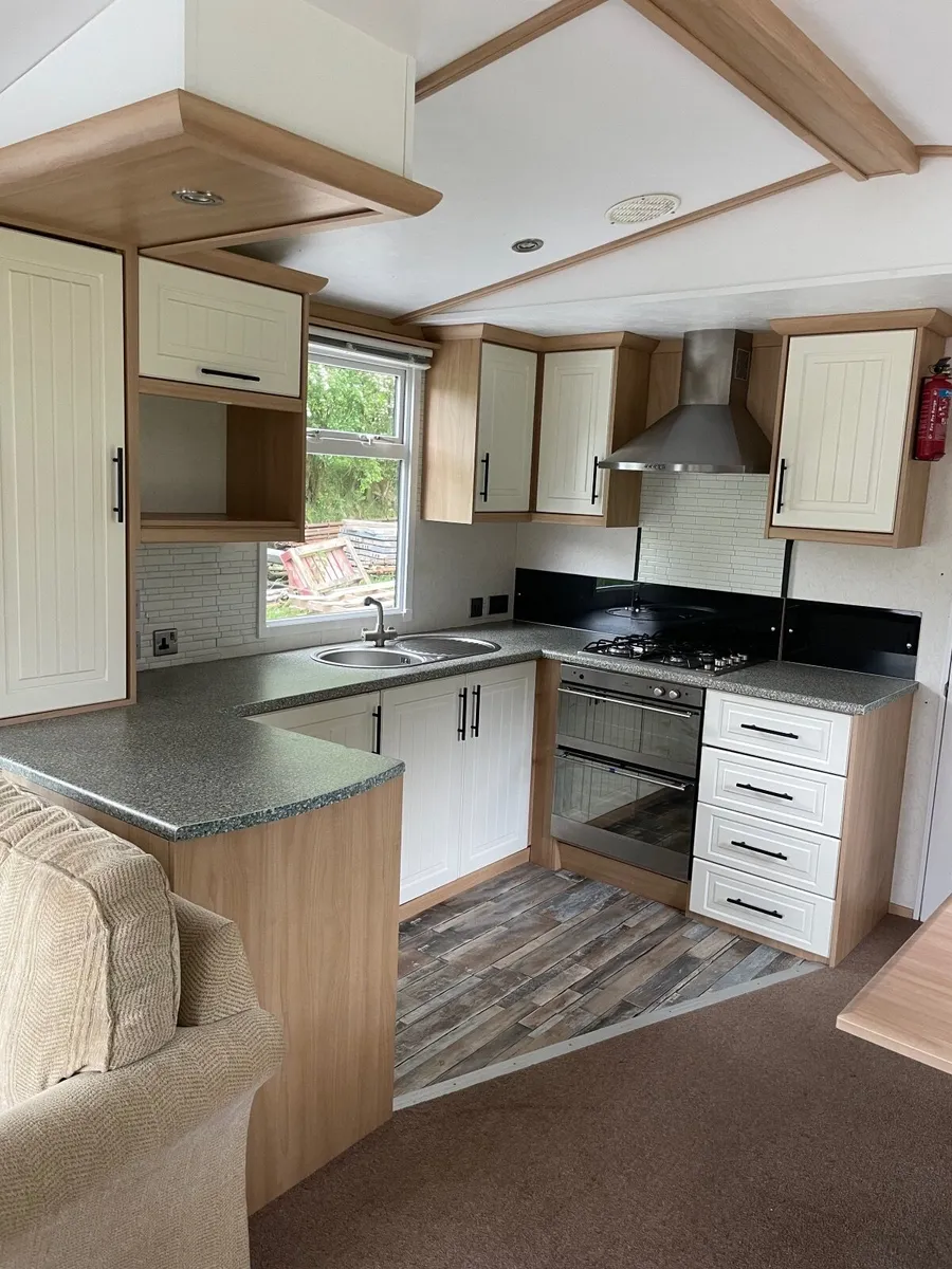 Mobile home - Image 1