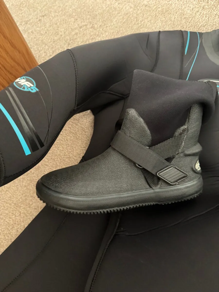 Dry suit - Image 4