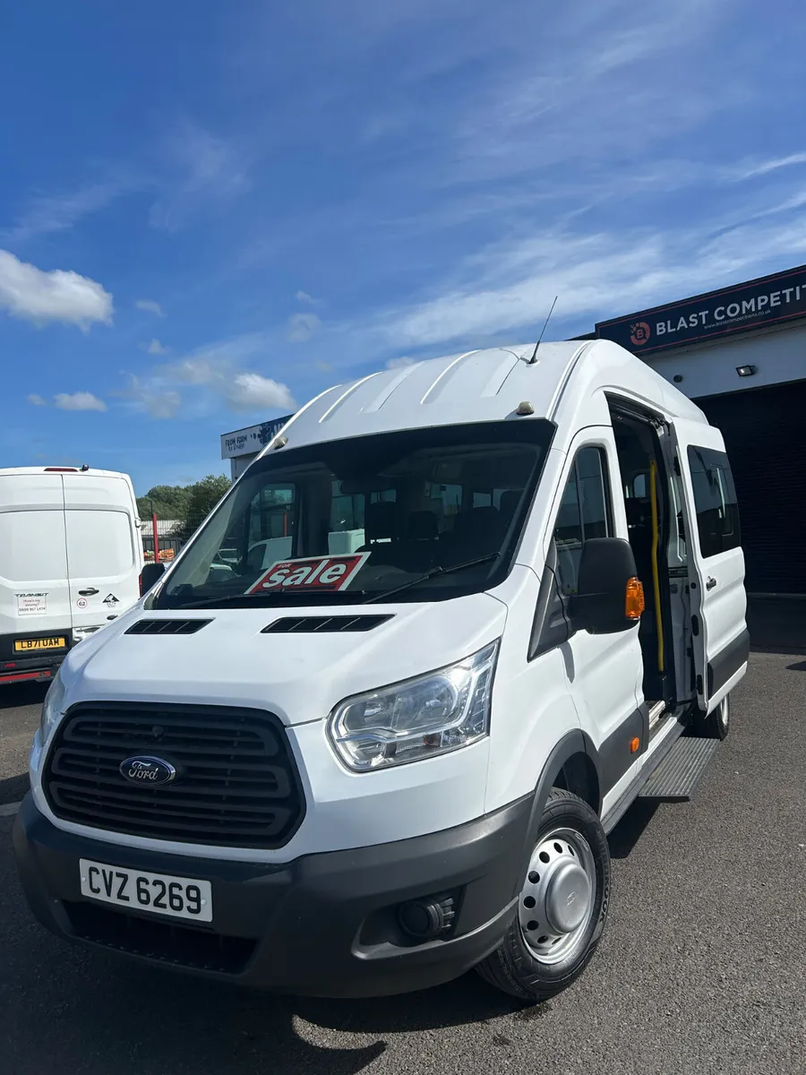 2015 Ford Transit TDCi 17 seat mini bus - Image 4