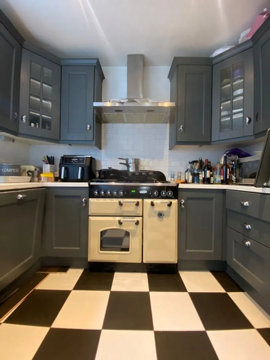 Kitchen - Image 1