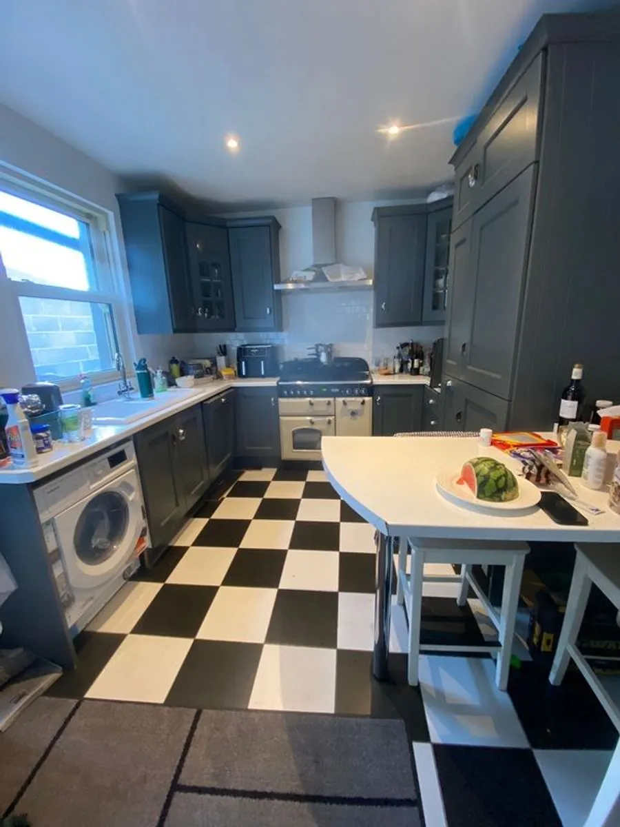 Kitchen - Image 2