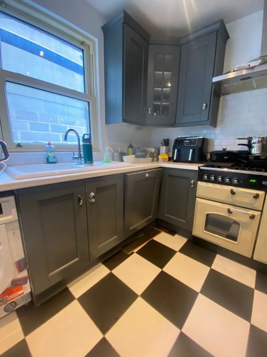 Kitchen - Image 3