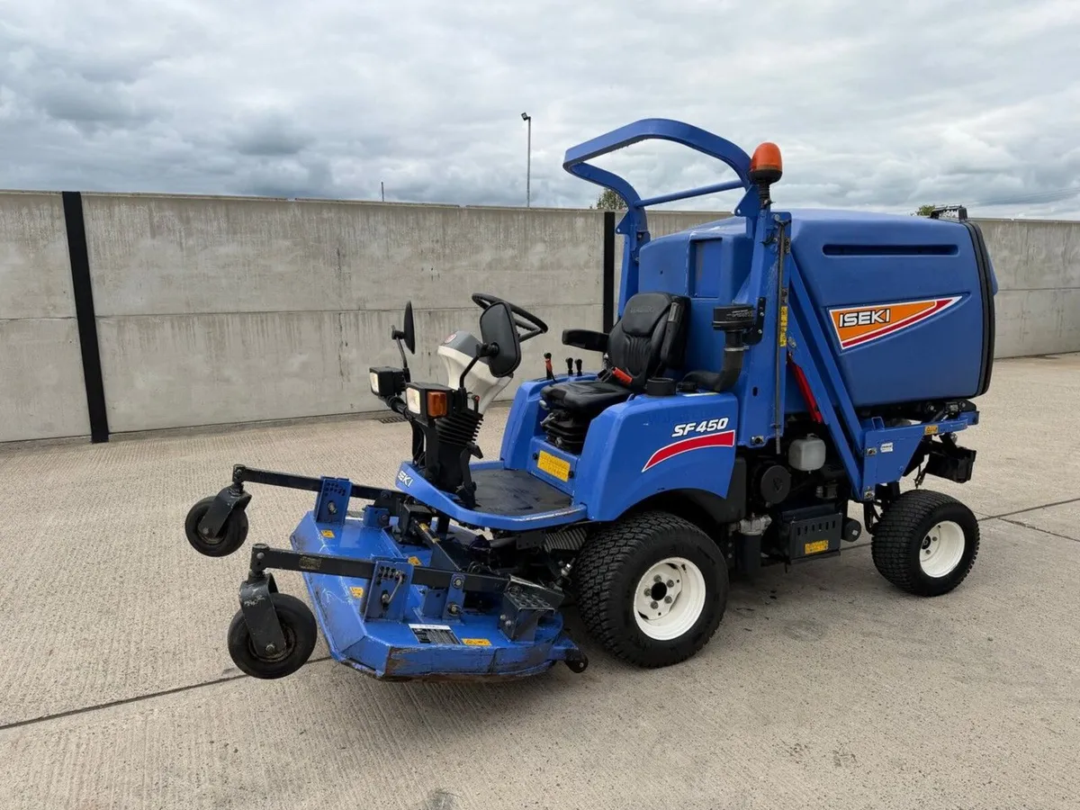 ISEKI 4WD RIDE ON HIGH TIP LAWNMOWER - Image 1