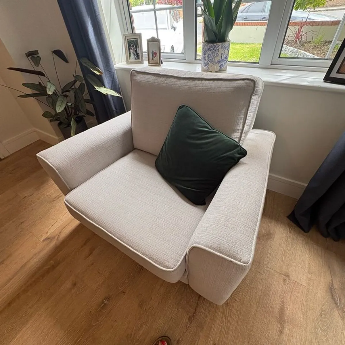 Three piece suite - excellent quality - Image 1