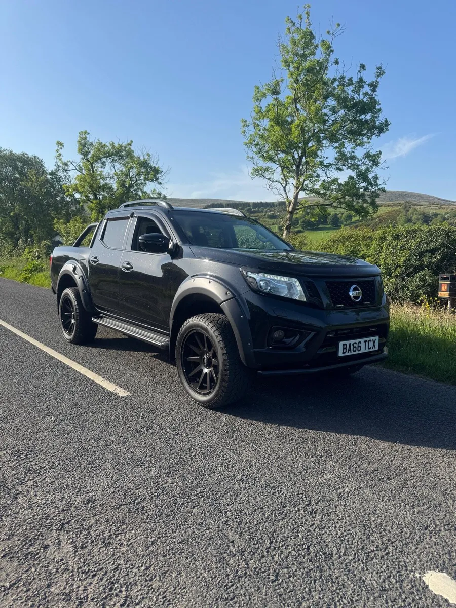 Nissan Navara Tekna - Image 1