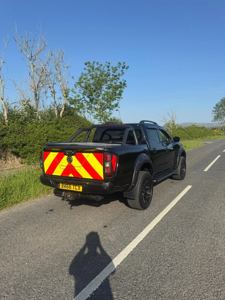 Nissan Navara Tekna - Image 3