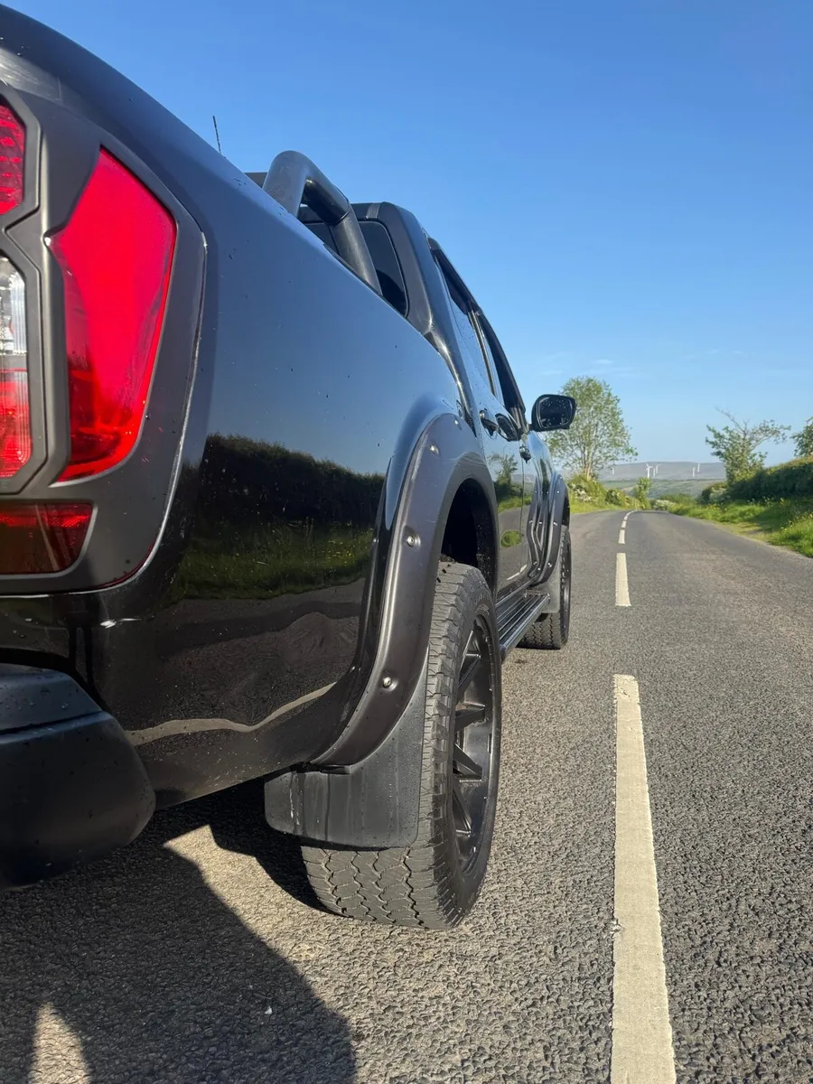 Nissan Navara Tekna - Image 4