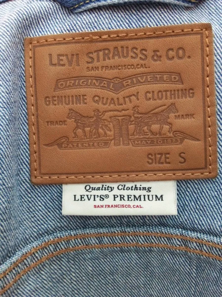 Embroidered Levis jacket - Image 3