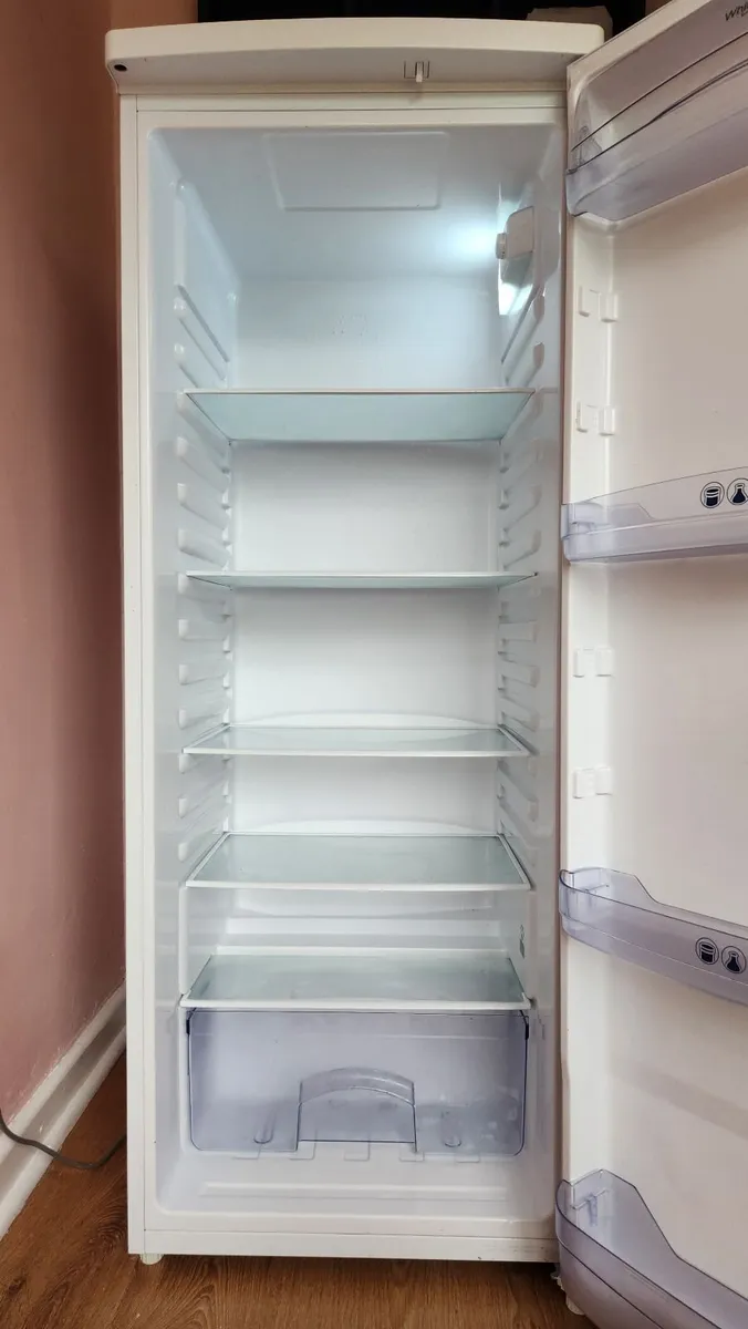 Whirlpool Fridge Excellent Condition - Image 2