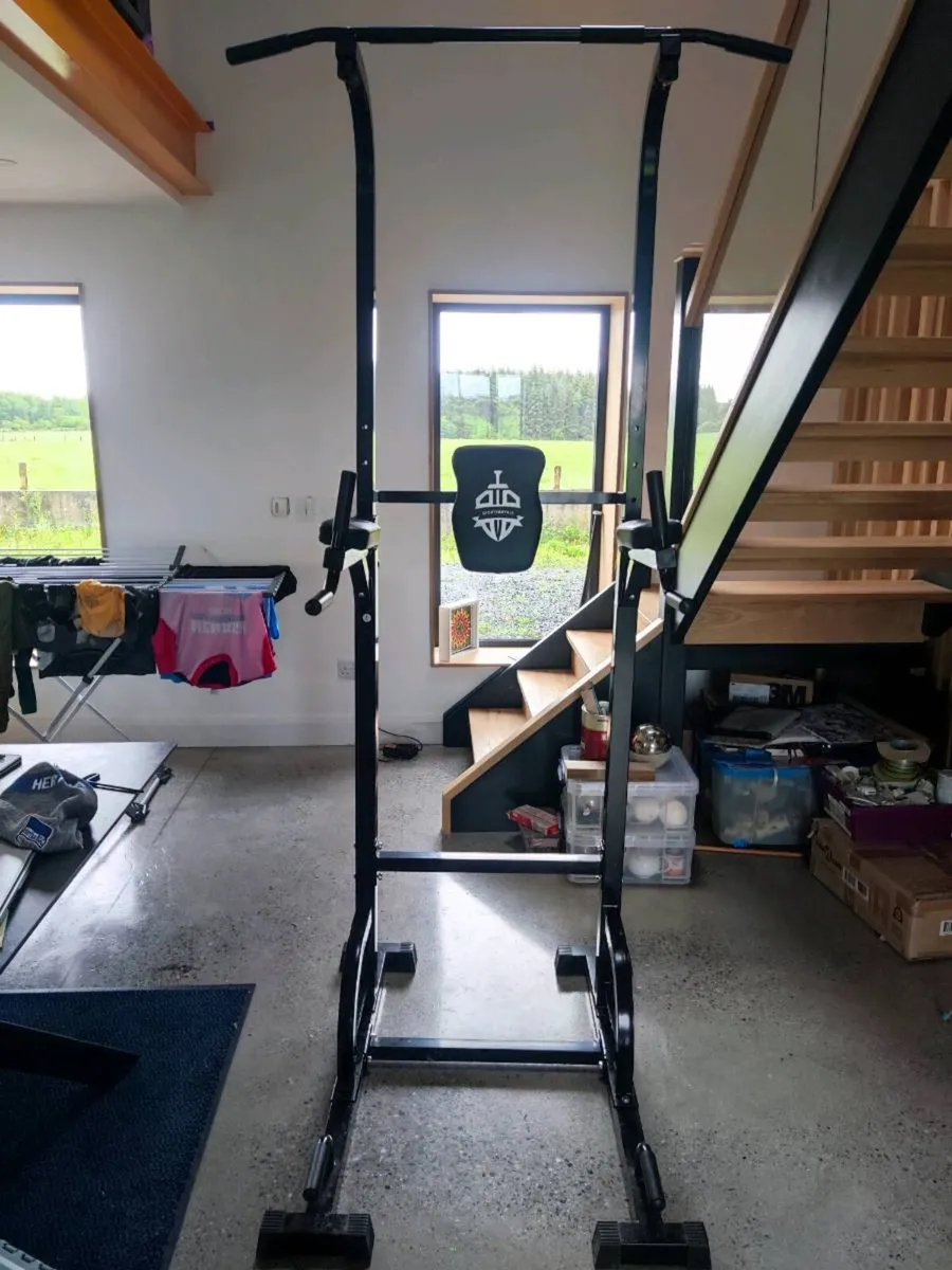 Pull up station - Image 1