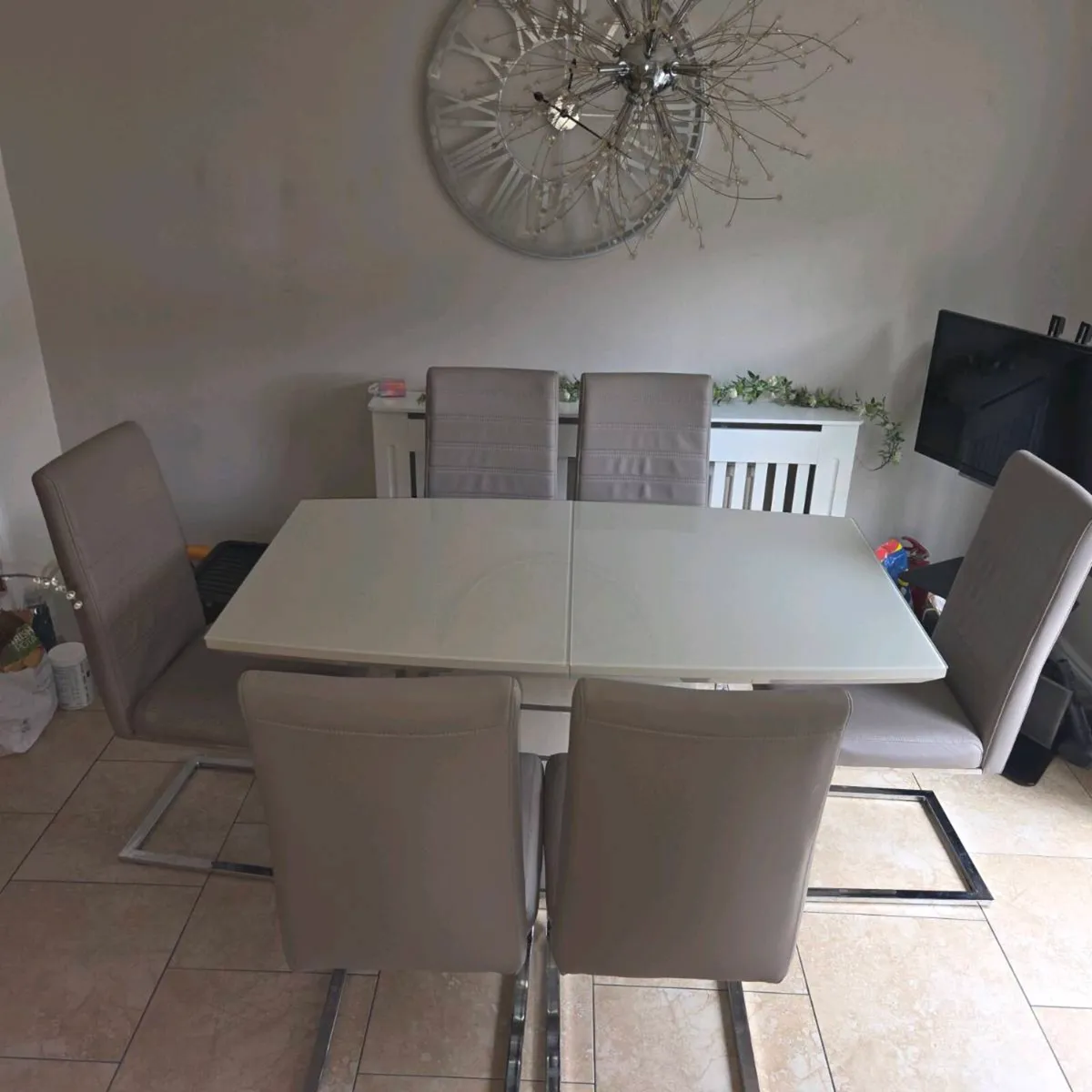 Dining table - Image 2