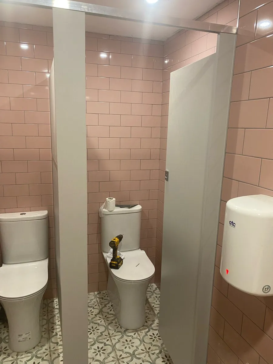 Toilet/washroom cubicles - Image 2