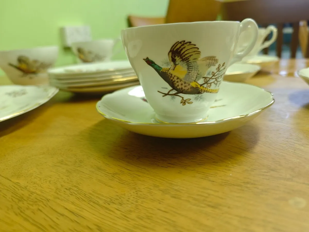 20 piece Tea Set ( fine bone china) - Image 2