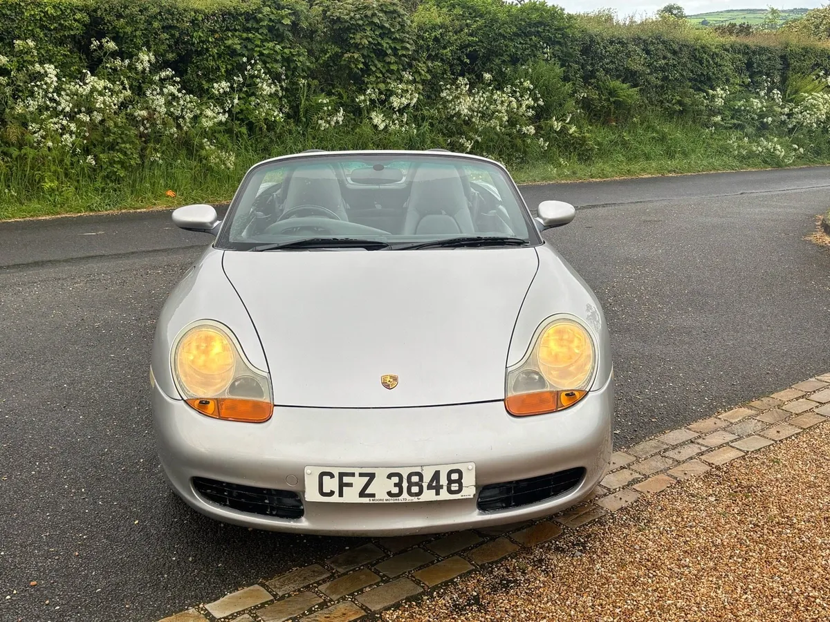 2001 Porsche Boxster 2.7 Manual - Image 2