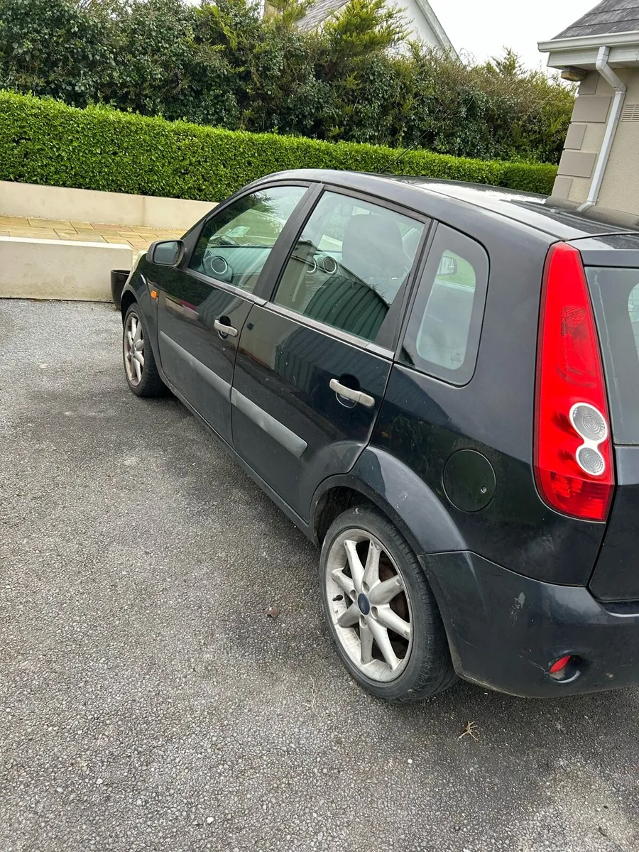 Ford fiesta - Image 2
