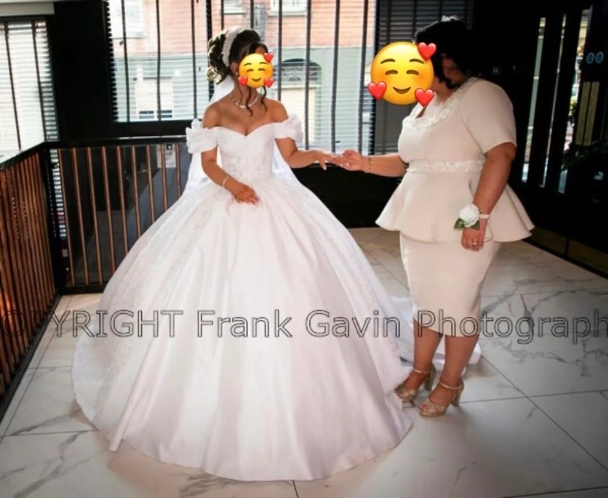 Wedding dress - Image 4