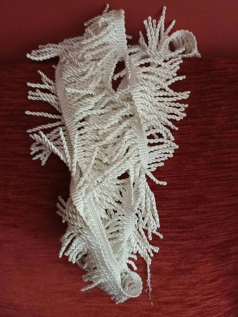 White tassel braid - Image 2