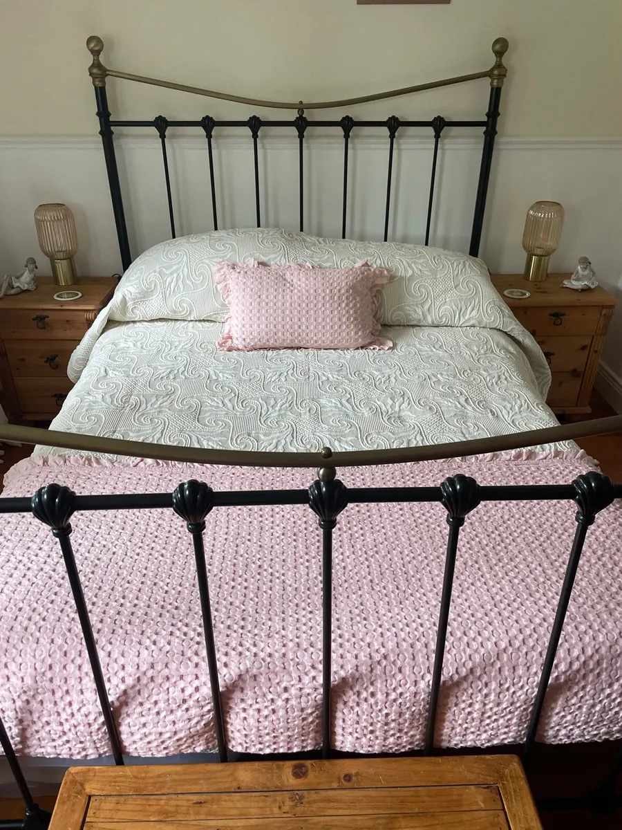 Metal frame Double bed - Image 1