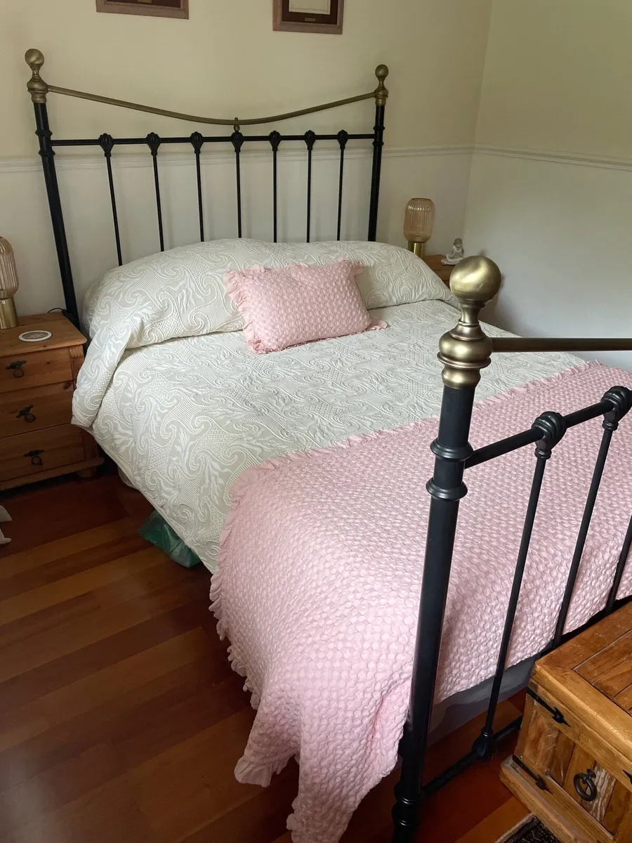 Metal frame Double bed - Image 2
