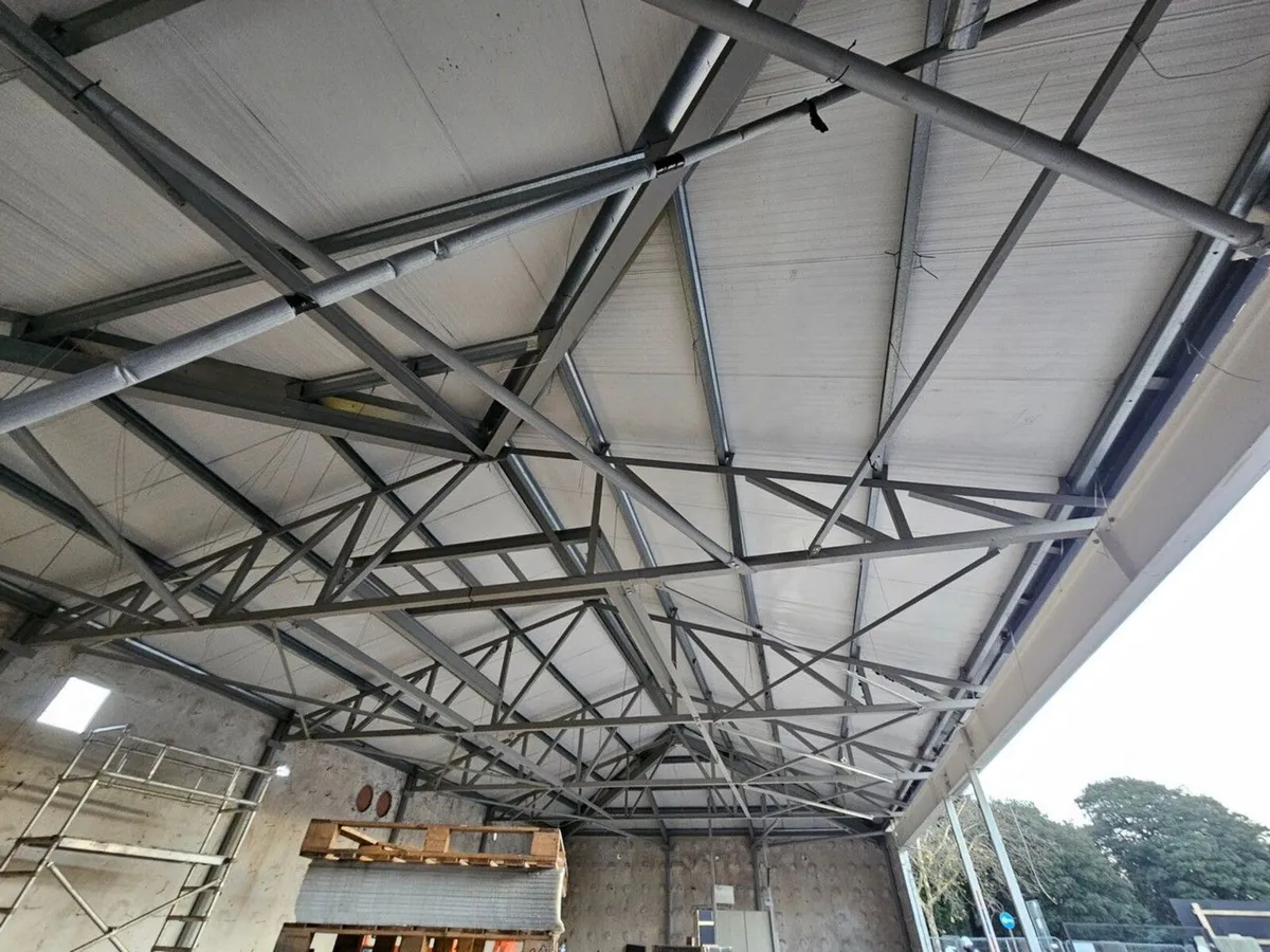APPROX. 23m x 11m STEEL FRAME BUILDING - Image 3