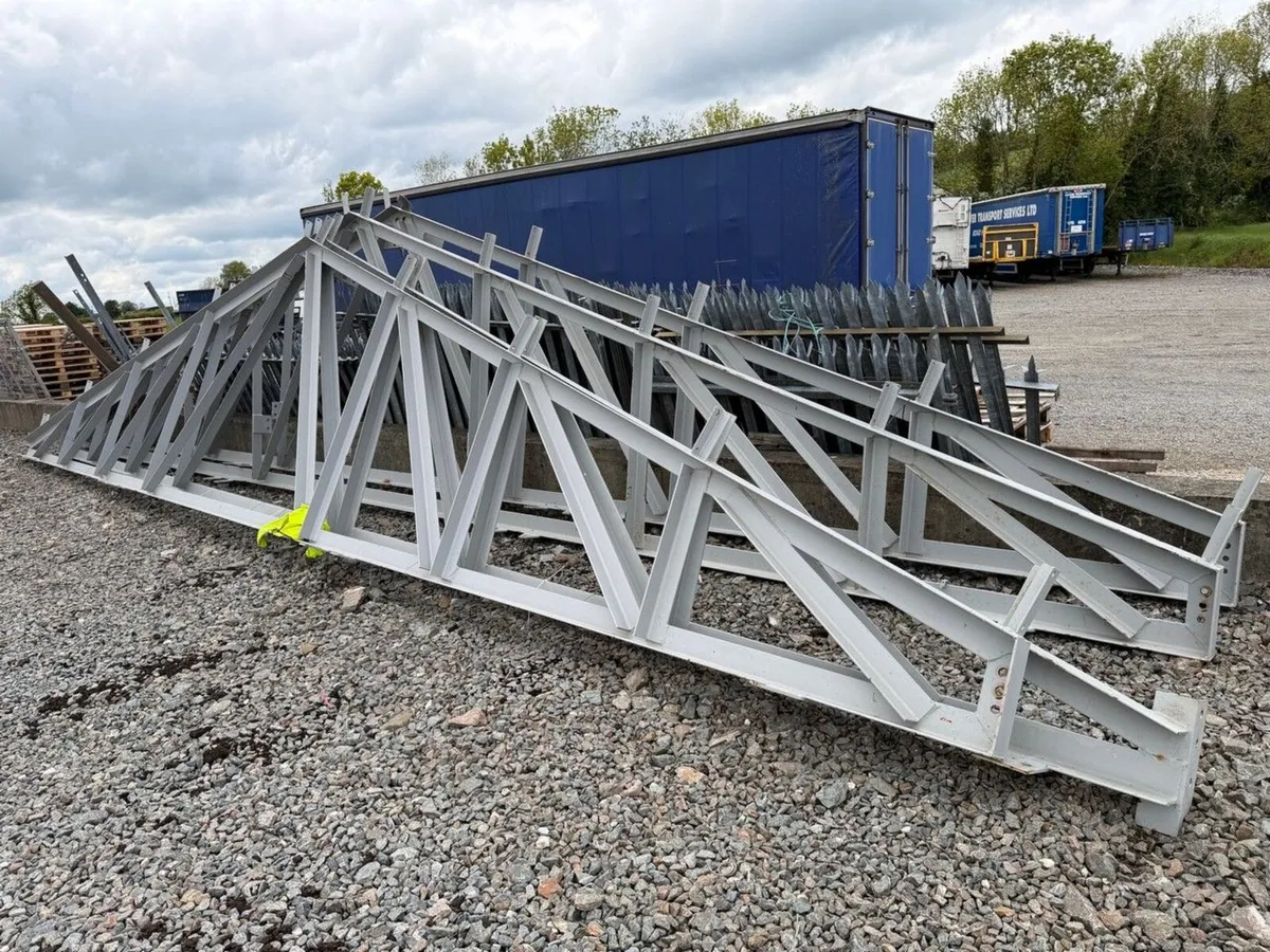 APPROX. 23m x 11m STEEL FRAME BUILDING - Image 4