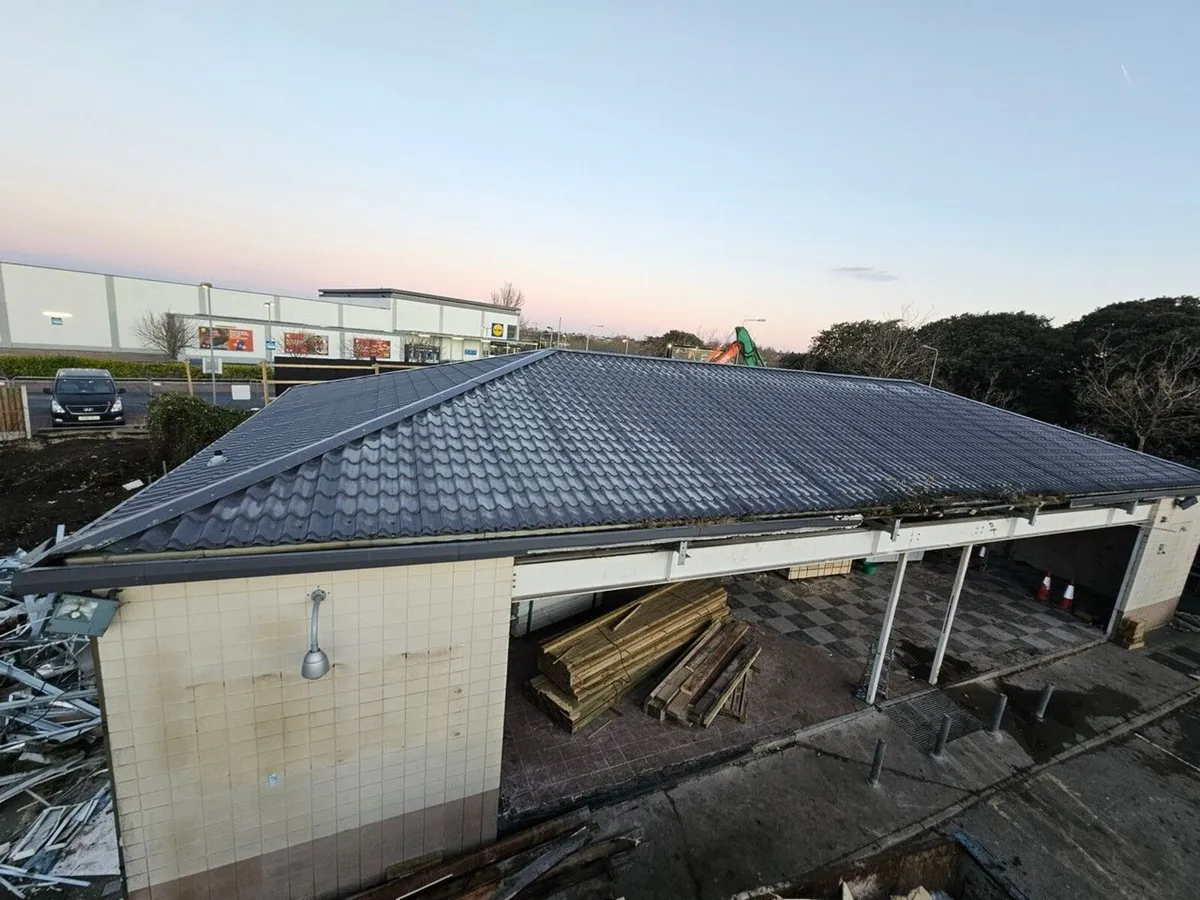 APPROX. 23m x 11m STEEL FRAME BUILDING - Image 2