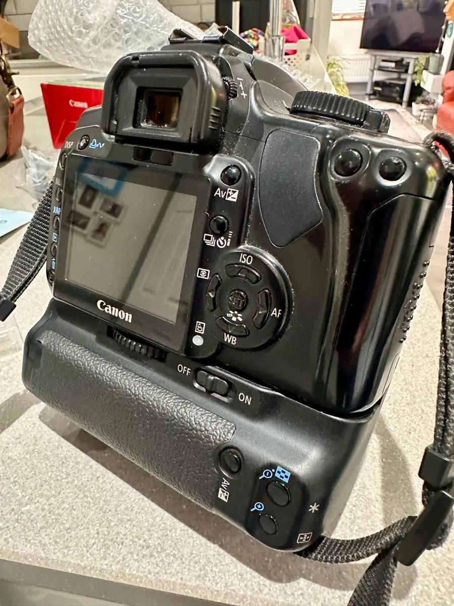 Canon EOS Digital camera - Image 2