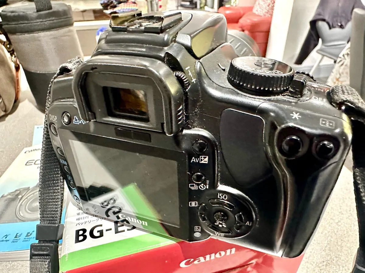 Canon EOS Digital camera - Image 3