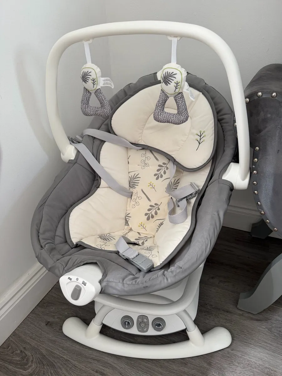 Baby Chair & Crib - Image 3