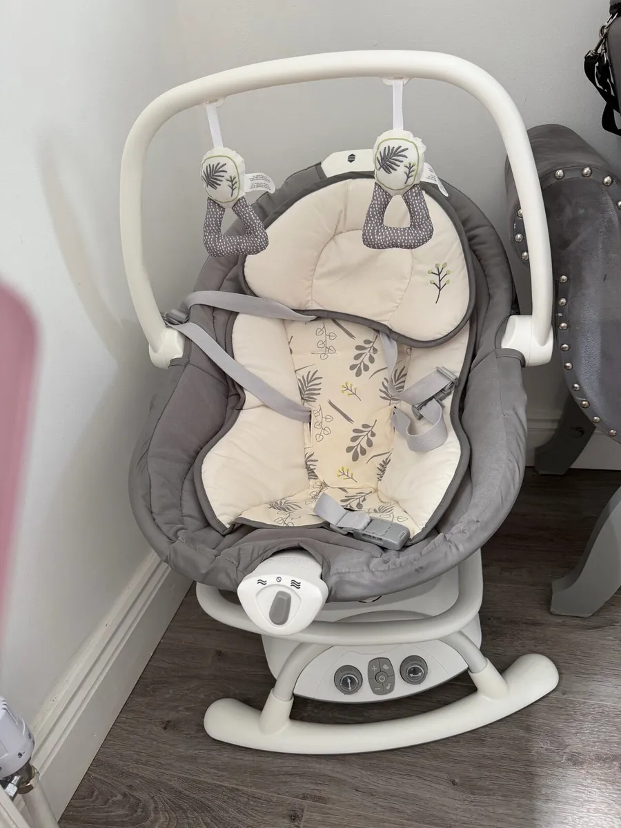 Baby Chair & Crib - Image 4