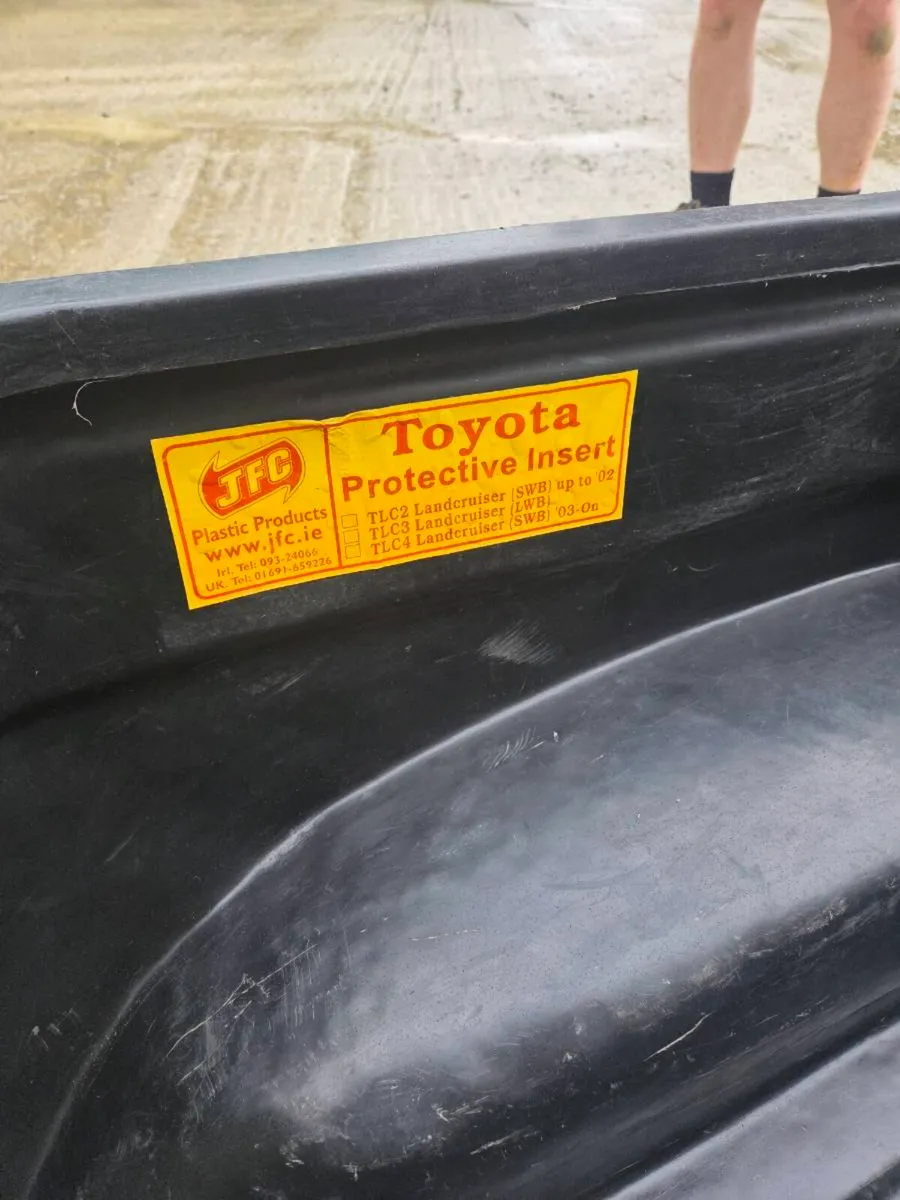 Plastic liner - Image 1