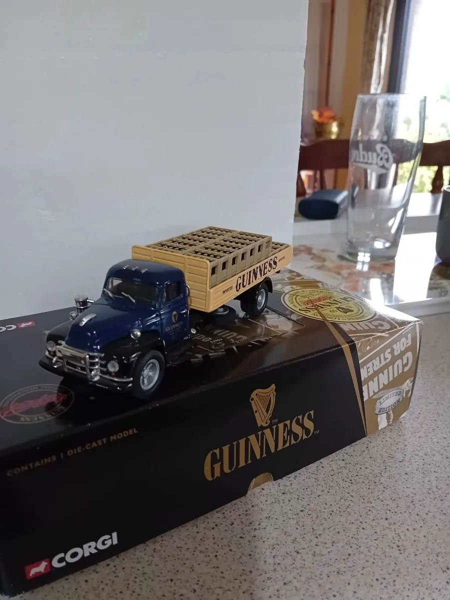 Corgi Guinness 3 Lorry collection - Image 4