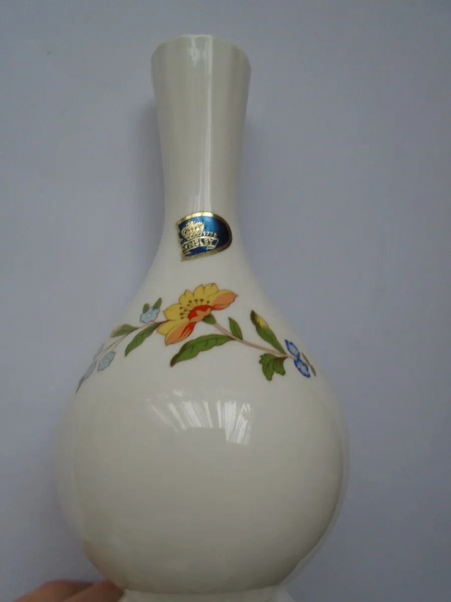 Aynsley vase, Home decor, Vase - Image 2