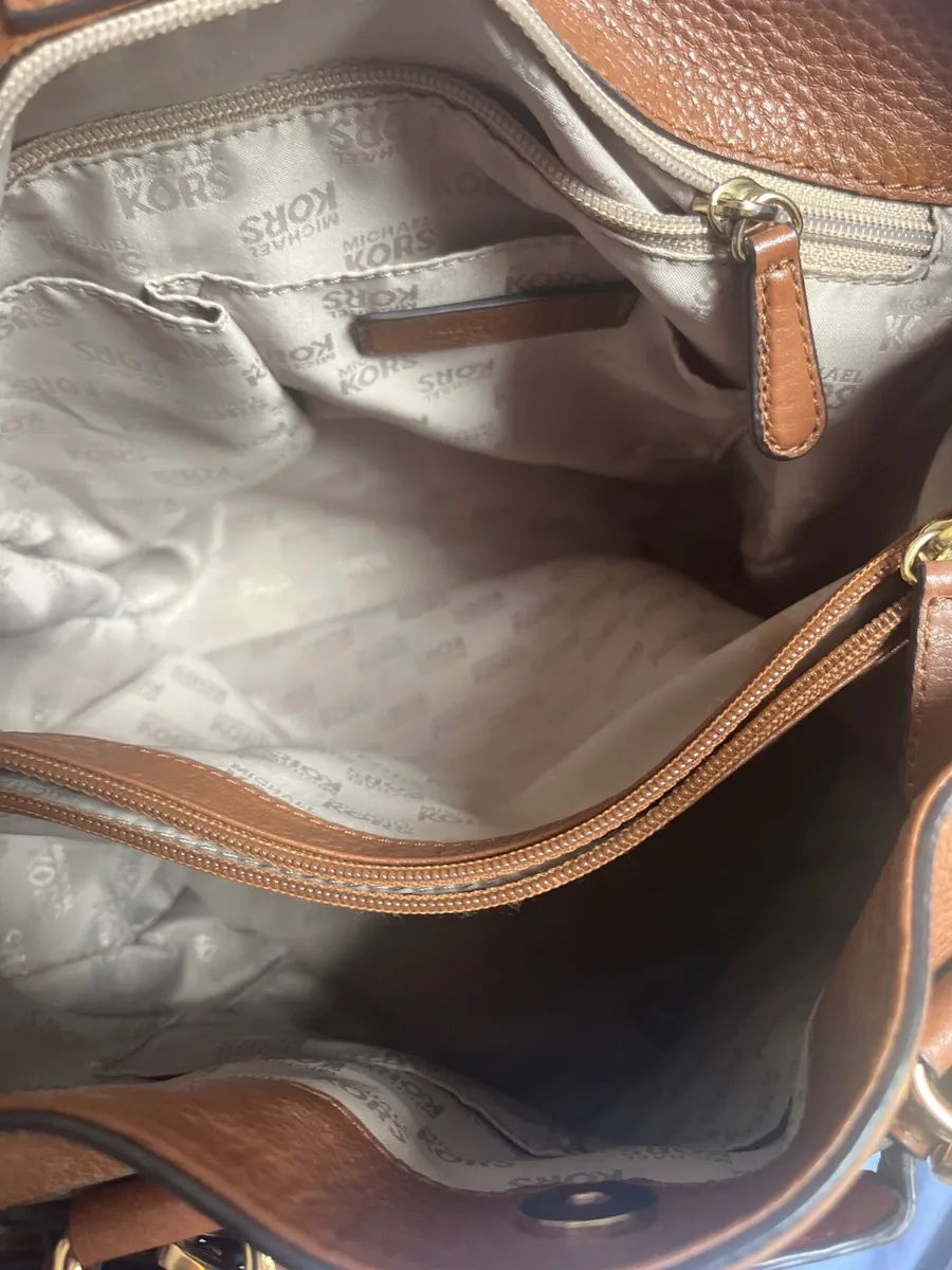 Micheal kor Handbag - Image 3
